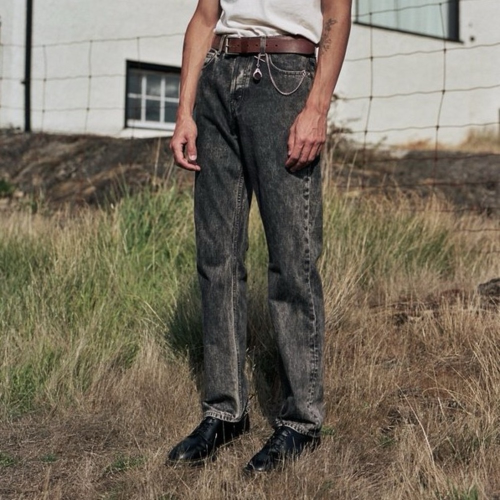 Séfr Straight-leg Jeans in a grey washed denim finish. Made in Italy 🇮🇹 - Picture 10 of 17